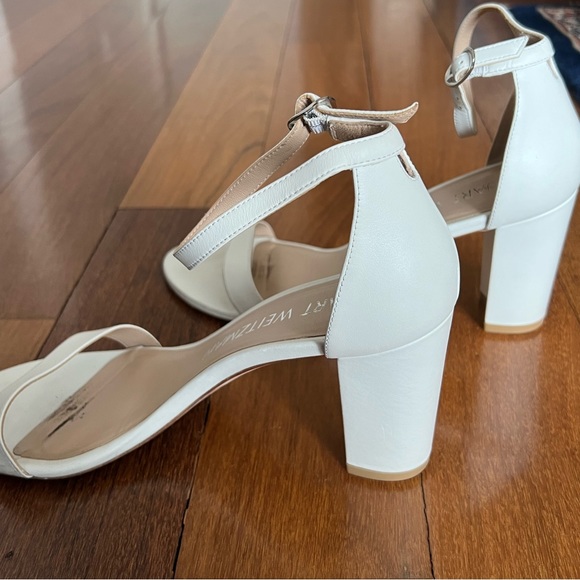 Stuart Weitzman NearlyNude white sandals in excellent condition (size 9) - Picture 2 of 8